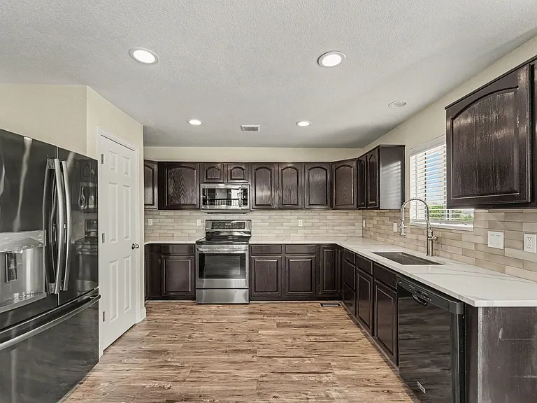 19209 E Dickenson Dr — Photo 11