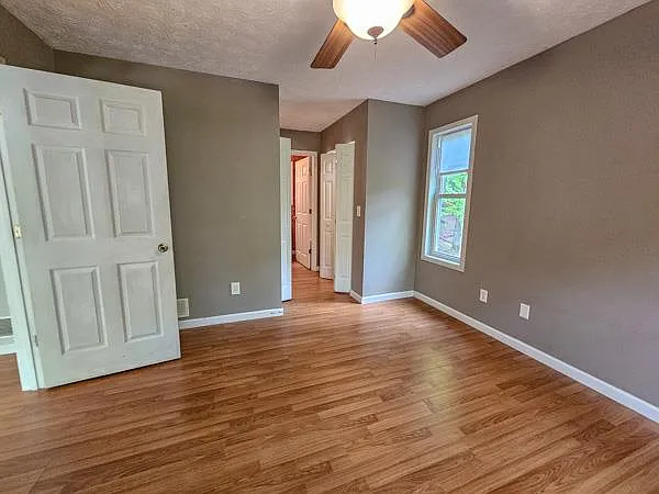 48 Rose Ct — Photo 17