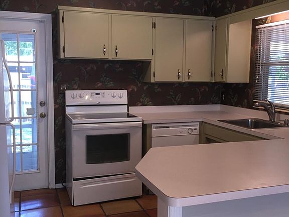 5th image of 1622 Osban St