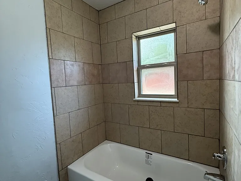 509 Trenton St — Photo 11