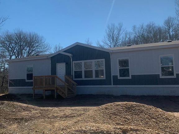 3rd image of 685 Eileens Way