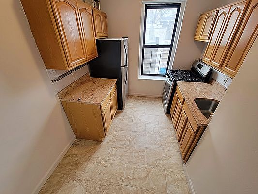 3rd image of 3230 Steuben Ave APT B7