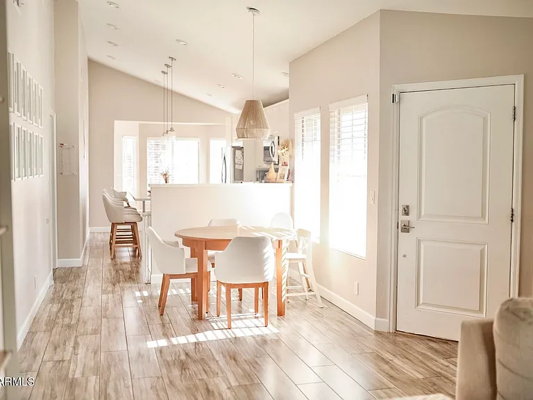 1229 W Straford Dr — Photo 15