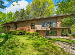 2135 Derfla Dr, Saint Joseph, MI 49085