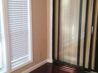 9400 Roberts Dr, Sandy Springs, GA 30350