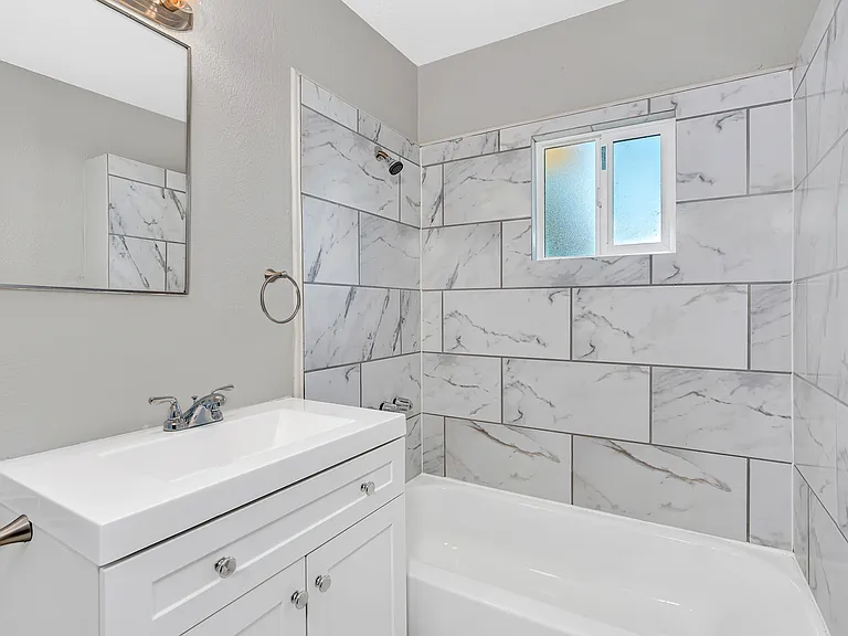 25752 Ellis St — Photo 11