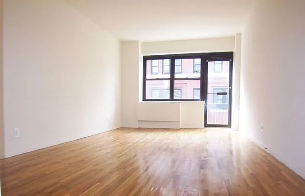 Rented by Mossanen Group | media 8