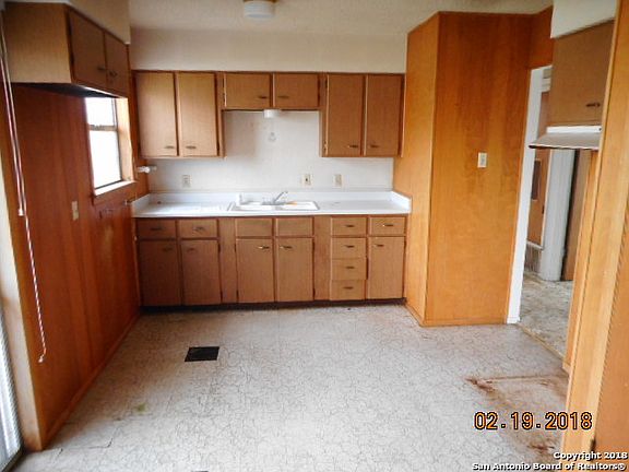 5th image of 5015 Creekmoor Dr