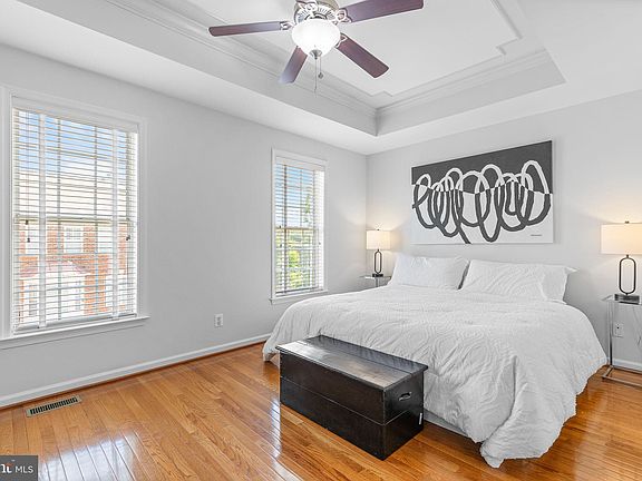 4th image of 4600 Lambert Pl
