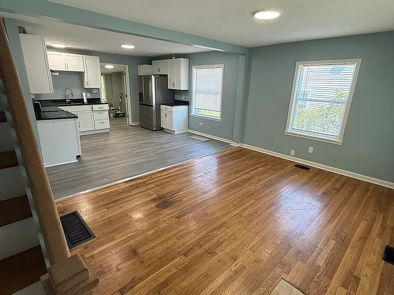 265 Elmwood Dr — Photo 3