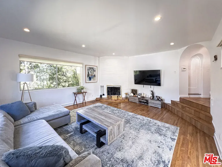 1903 Holmby Ave — Photo 5