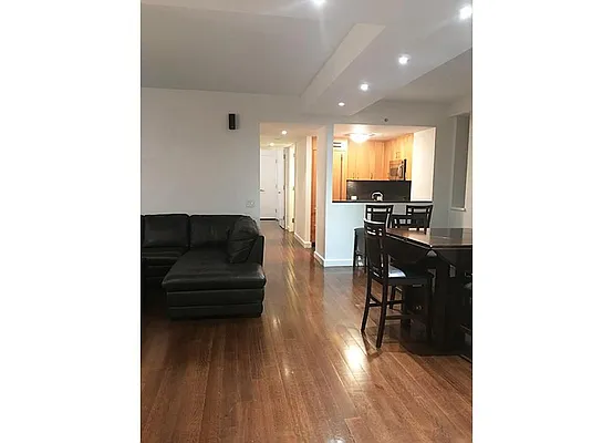 Rented by Warburg | media 25