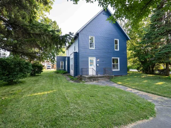 107 W 1st St, Woodville, OH 43469