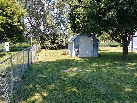 3rd image of 1401 Bel Air Dr