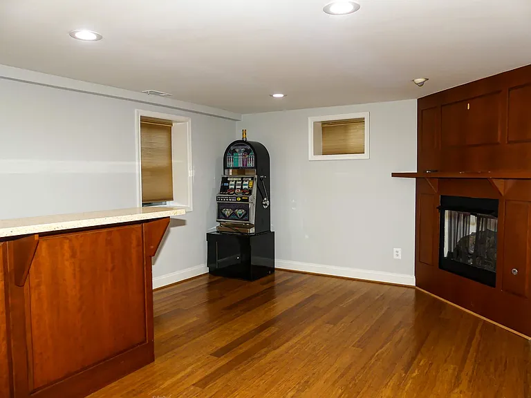 903 Crestview Dr — Photo 15