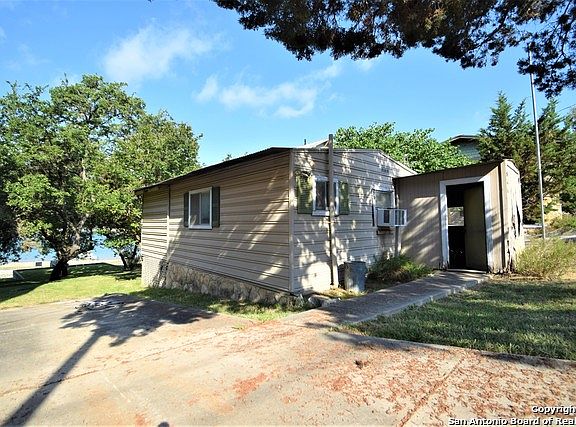 5th image of 946 Pebble Beach Dr NW