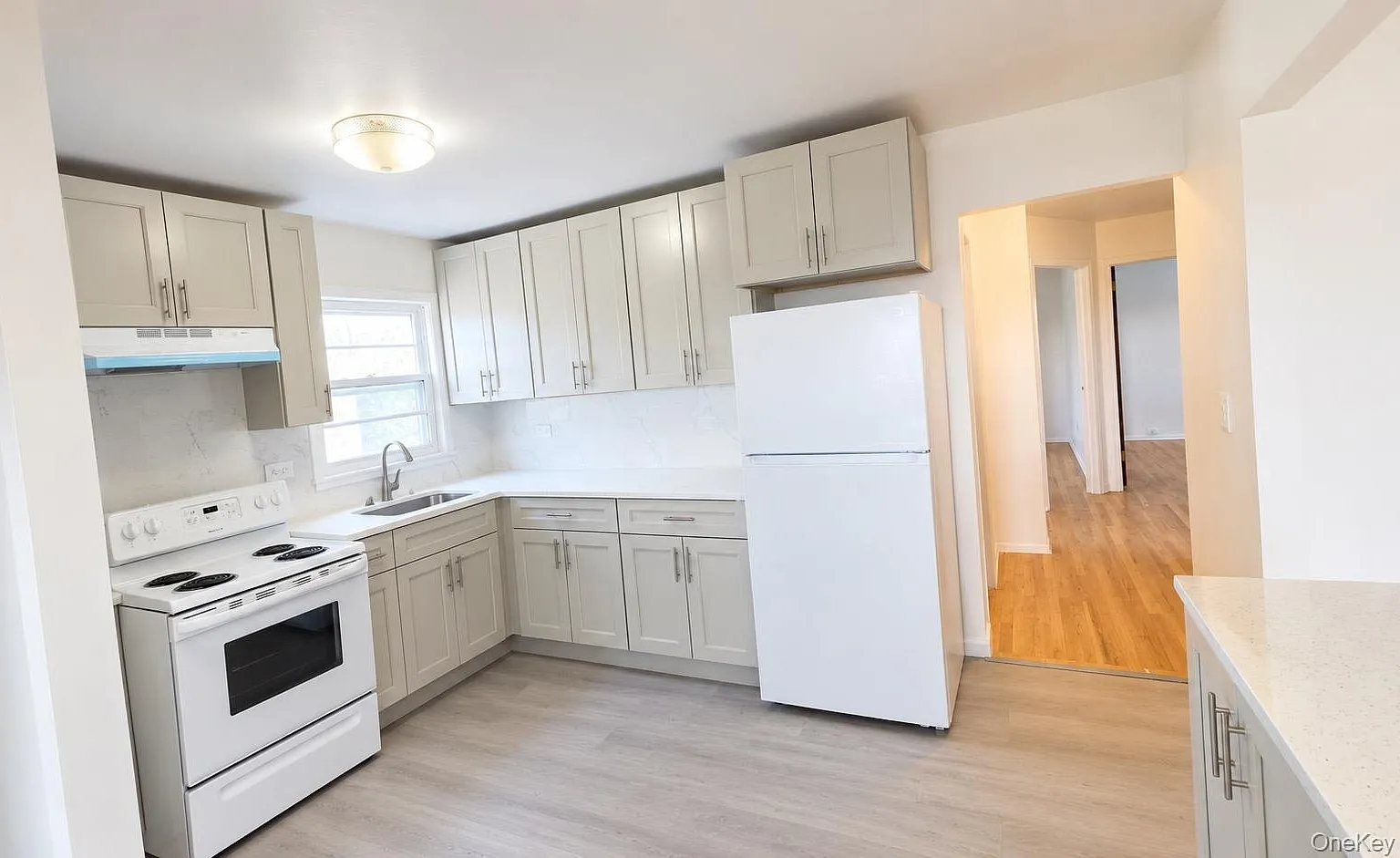 3 bed, 1.5 bath, 1000 sqft, $3,000 — Photo 3