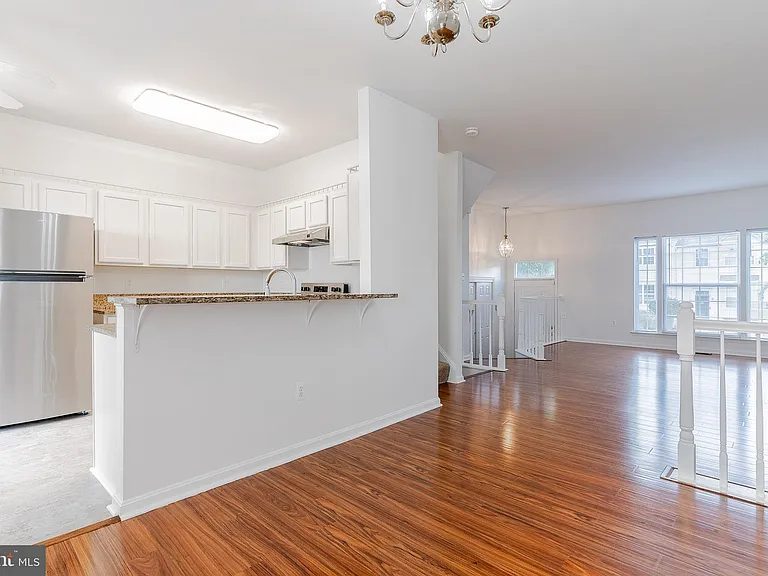 3290 Gina Pl — Photo 10