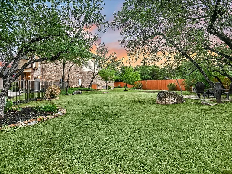 223 Lake Como Dr — Photo 35
