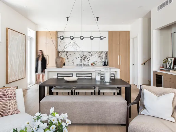 2115 W 18th Ave #2, Vancouver, BC V6L 1A3