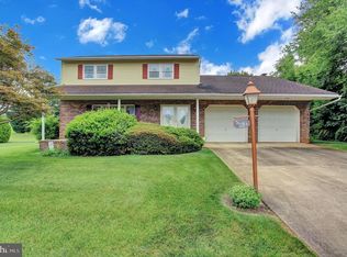 2464 Opal Rd, York, PA 17408