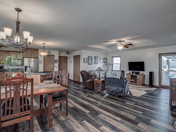 2nd image of 2915 Oak Hill Rd