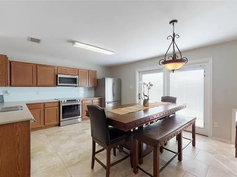 1308 Red River Ln — Photo 6