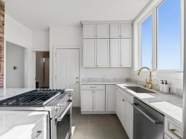 62 Saint Lawrence St #2 — Photo 3