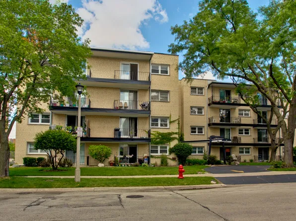 5214 Galitz St #1C, Skokie, IL 60077