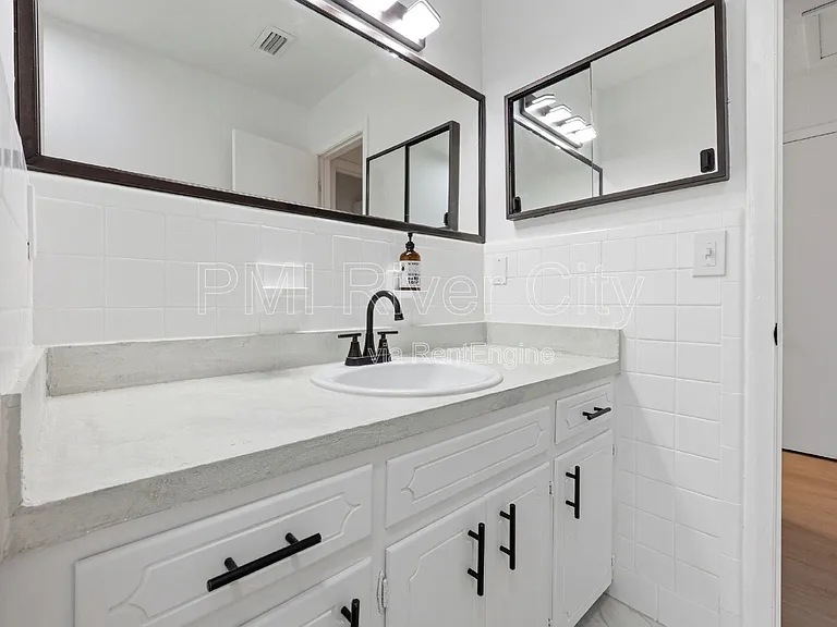 2860 Cedarcrest Dr — Photo 22