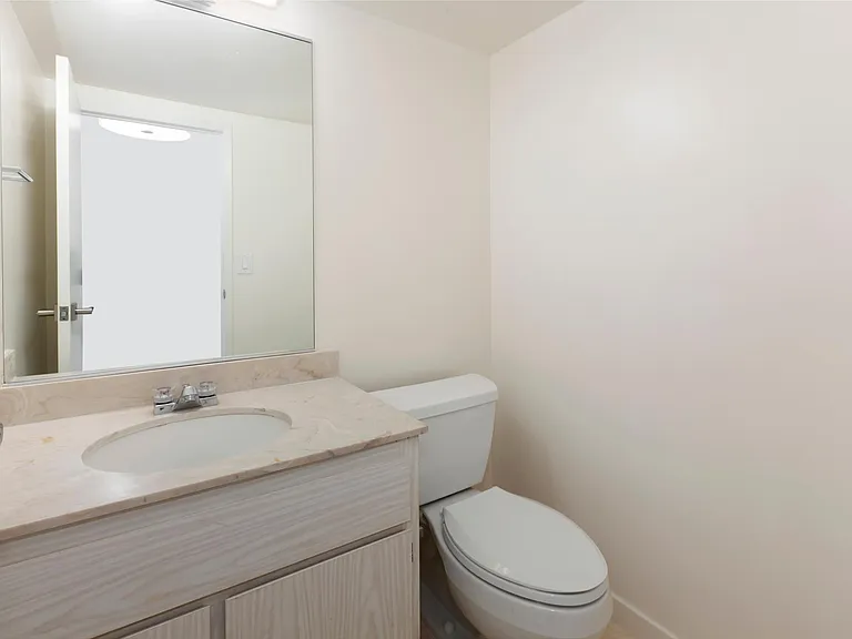Minimal and neat master's bath. The style is simple yet the functionality is at its top caliber.