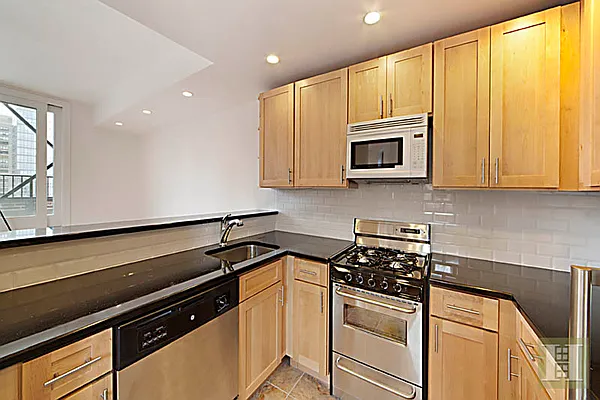 Rented by Halstead Real Estate | media 6