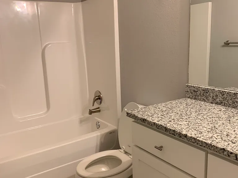 251 Pennsylvania Ave — Photo 8