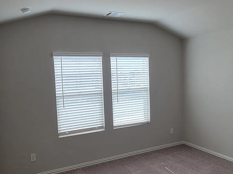 2644 Oneida Ln — Photo 6