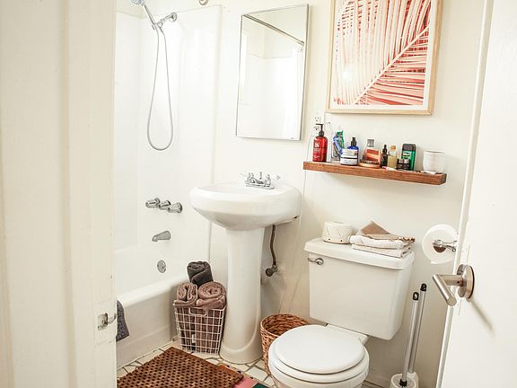 5th image of 524 Broadway St #3