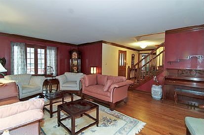 2nd image of 903 Maryknoll Cir