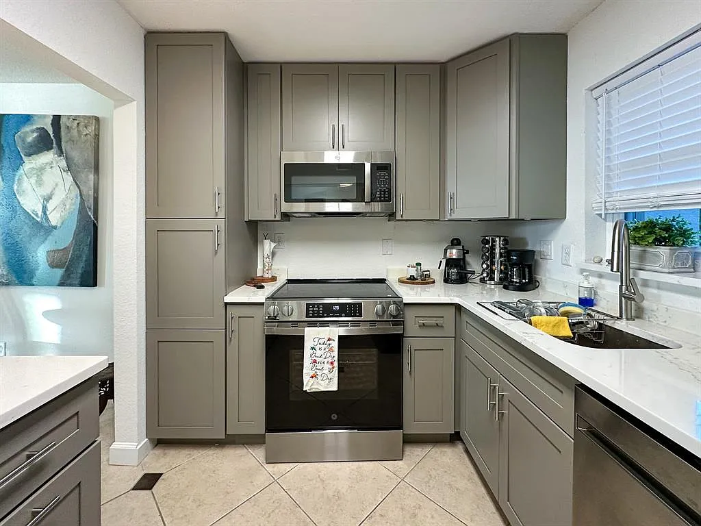 2 bed, 2.0 bath, 1045 sqft, $2,700 — Photo 4