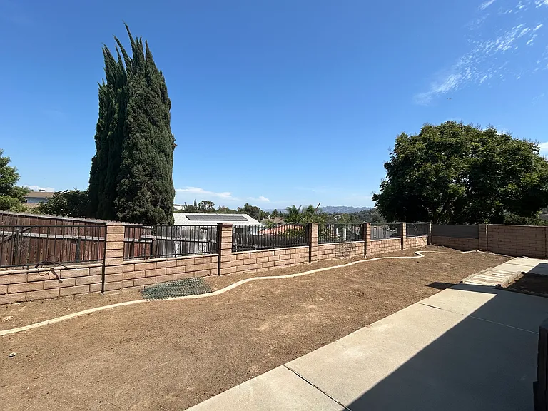 912 Redlen Ave — Photo 10
