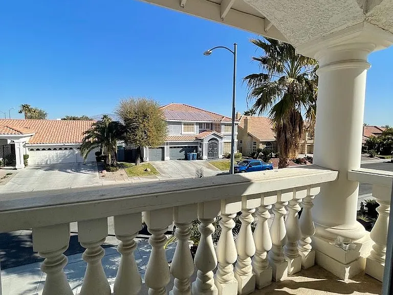 8757 Castle Hill Ave — Photo 46