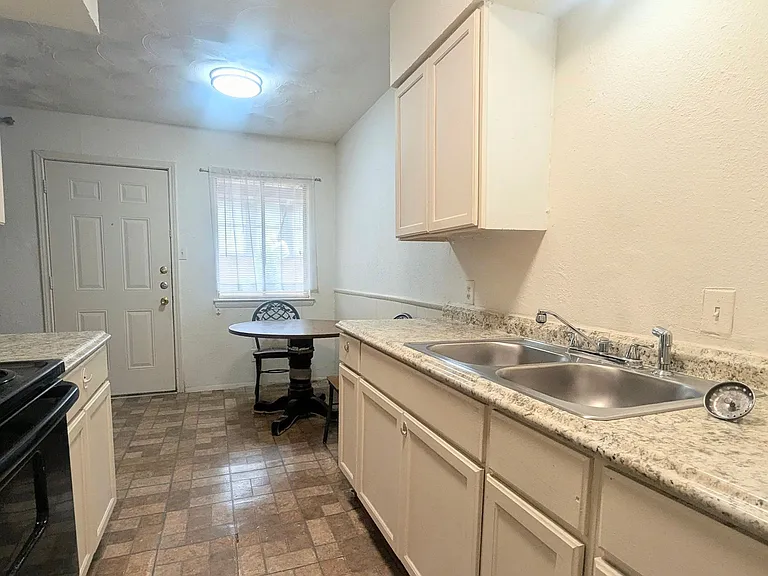 4810 Gaston Ave — Photo 19