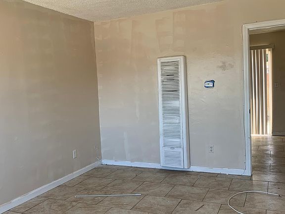 3rd image of 664 E Oakland Ave #664