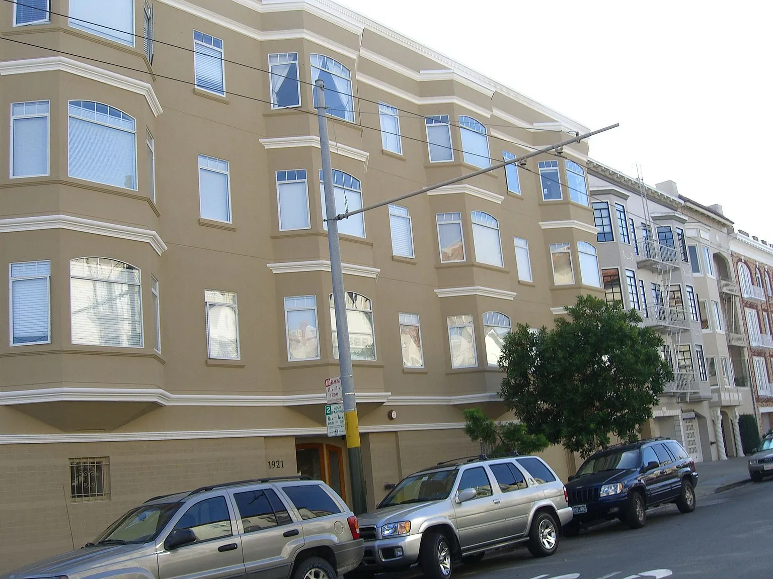 1921 Jefferson St APT 104 photo 1