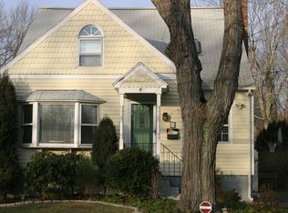 9 Carlin St, Norwalk, CT 06851