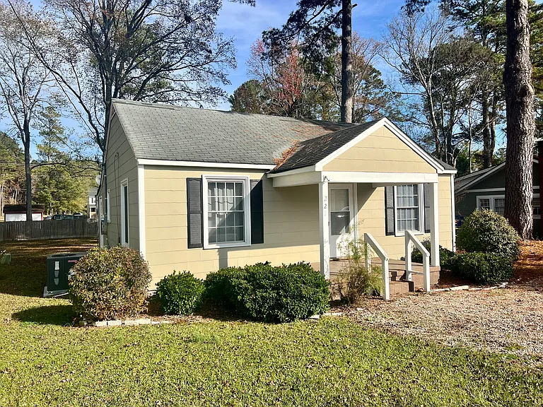 221 Mae Byrd Rd — Photo 1