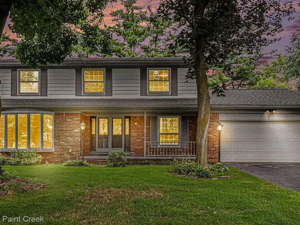 2952 Walmsley Circle Dr, Lake Orion, MI 48360