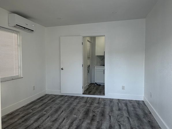 14310 SW 289th St #1