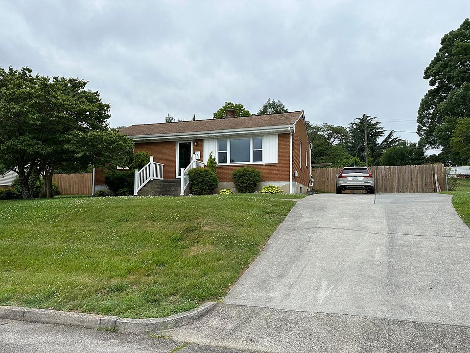 1st image of 929 Glenmore Dr