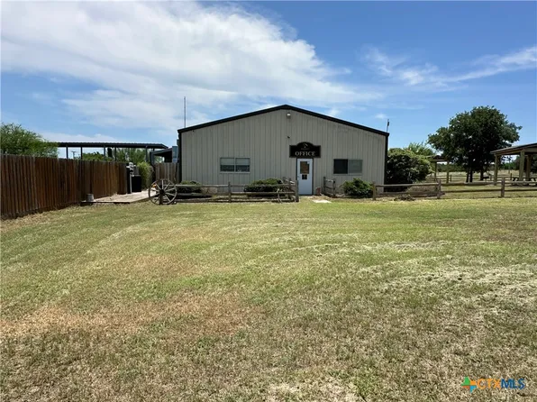 144 Iron Horse Ln, Yorktown, TX 78164
