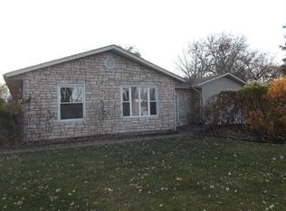 368 Seminole Ln, Carol Stream, IL 60188