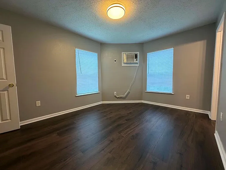 3028 Avenue M #1A — Photo 6